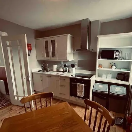 Beautiful House In Town Дом отдыха