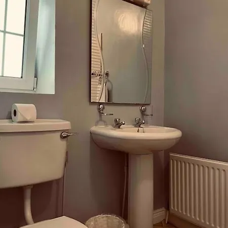 Дом отдыха Beautiful House In Town *