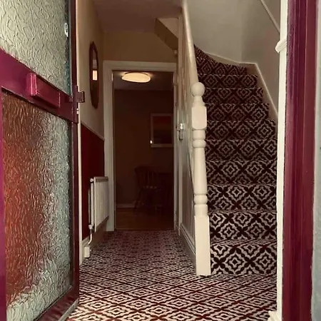 Beautiful House In Town בית נופש קיל איירן