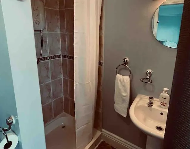 Beautiful House In Town Килларни